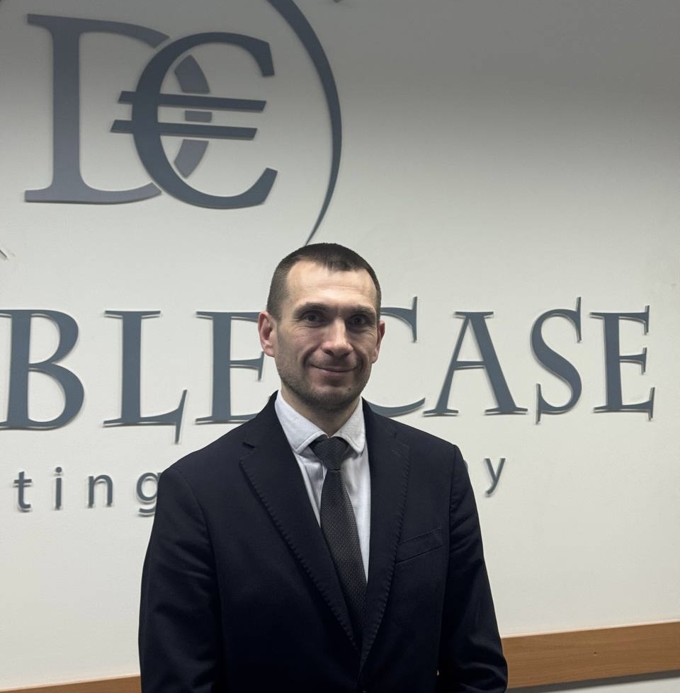 Фінансовий консультант Double Case - Роман Акентьєв