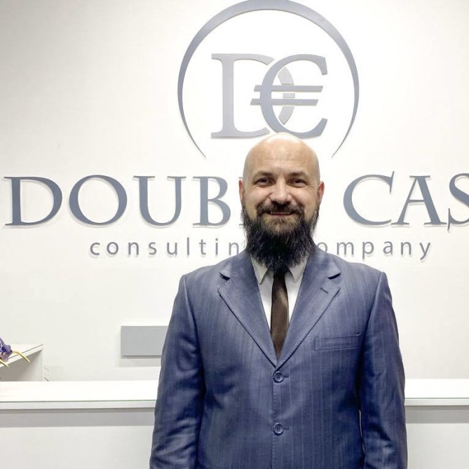 Фінансовий консультант Double Case - Козловський Тарас